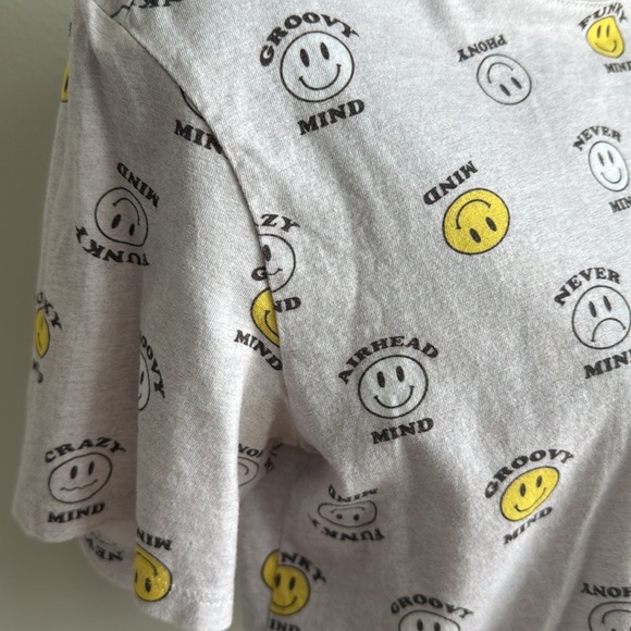 Retro Gray Smiley Face Graphic Tee with Fun Phrases - Size S - Picture 4 of 6